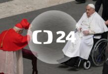 Zemřel papež František